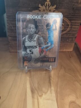 2017-18 Essentials De'Aaron Fox Rookie Card Kings Spurs